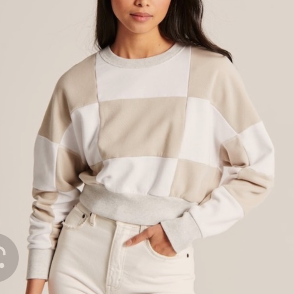 Abercrombie & Fitch Checkered Crew Neck Sweatshirt